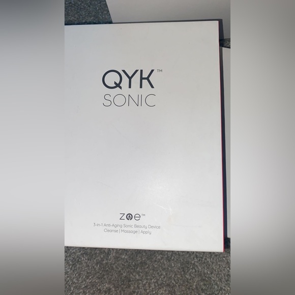 Zoe Bliss Advance. Skincare Device - Picture 5 of 13